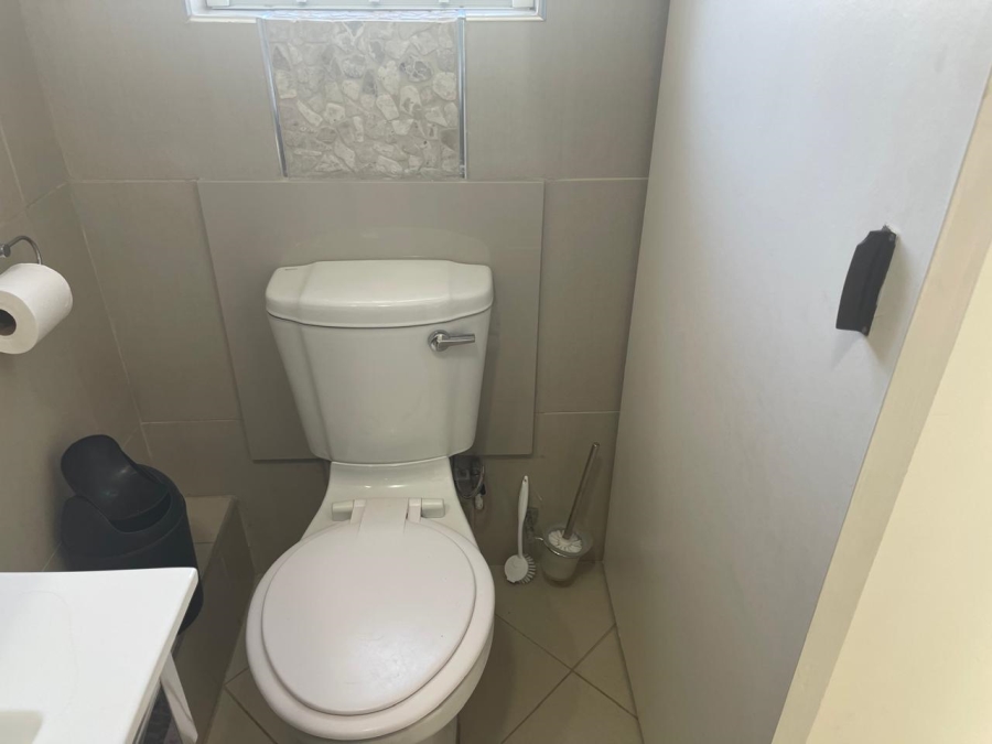 To Let 3 Bedroom Property for Rent in Summerstrand Eastern Cape